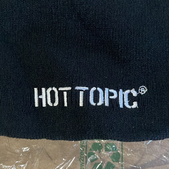 Hot Topic Beanie - Picture 2 of 3